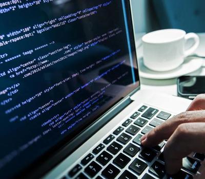 Java在互聯(lián)網(wǎng)應(yīng)用與軟件開發(fā)中的核心特點及技術(shù)分析